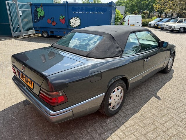 Personenauto, mercedes-benz, 200-500 (w124), 300 ce, zwart, 1986 - afbeelding 22 van  29