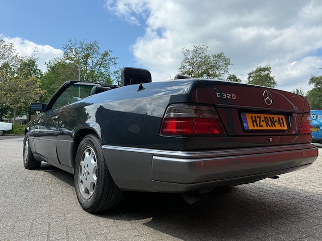 Personenauto, mercedes-benz, 200-500 (w124), 300 ce, zwart, 1986 - afbeelding 28 van  29