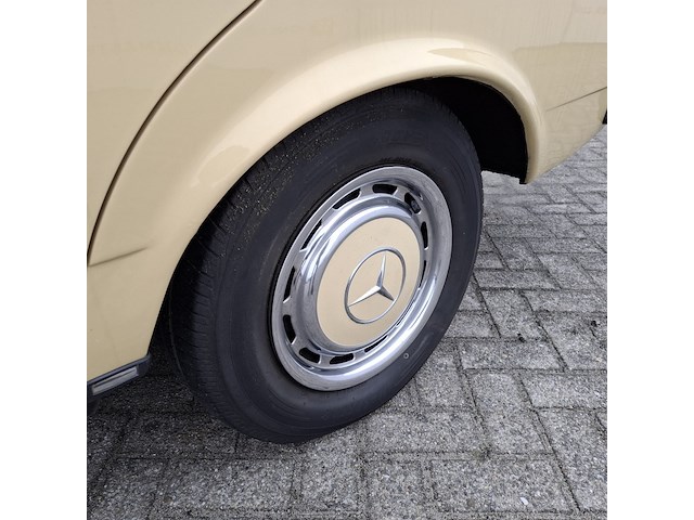 Personenauto mercedes-benz, 200 d, geel, bouwjaar 1980 - afbeelding 3 van  40