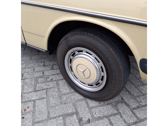 Personenauto mercedes-benz, 200 d, geel, bouwjaar 1980 - afbeelding 5 van  40
