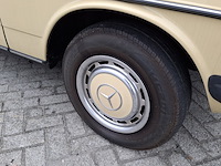 Personenauto mercedes-benz, 200 d, geel, bouwjaar 1980 - afbeelding 5 van  40