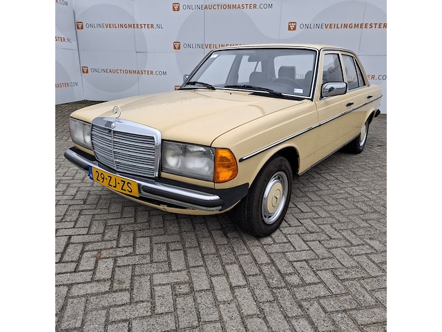 Personenauto mercedes-benz, 200 d, geel, bouwjaar 1980 - afbeelding 7 van  40