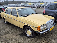 Personenauto mercedes-benz, 200 d, geel, bouwjaar 1980