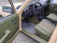 Personenauto mercedes-benz, 200 d, geel, bouwjaar 1980 - afbeelding 15 van  40