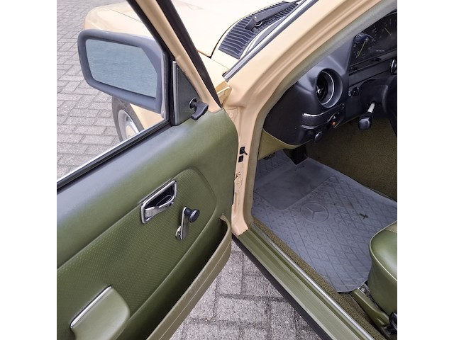 Personenauto mercedes-benz, 200 d, geel, bouwjaar 1980 - afbeelding 16 van  40