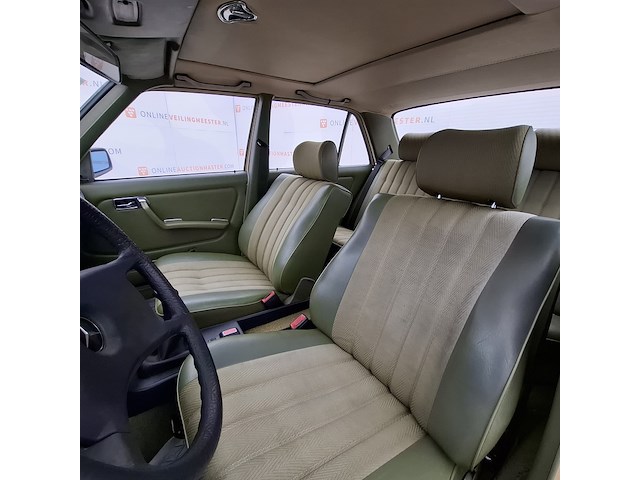 Personenauto mercedes-benz, 200 d, geel, bouwjaar 1980 - afbeelding 17 van  40