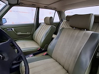 Personenauto mercedes-benz, 200 d, geel, bouwjaar 1980 - afbeelding 17 van  40