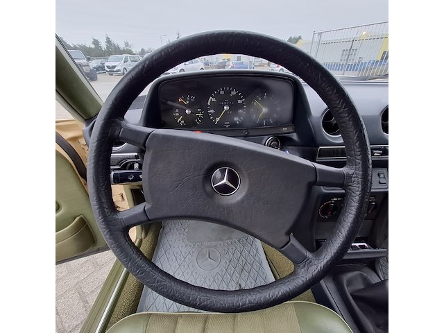 Personenauto mercedes-benz, 200 d, geel, bouwjaar 1980 - afbeelding 18 van  40