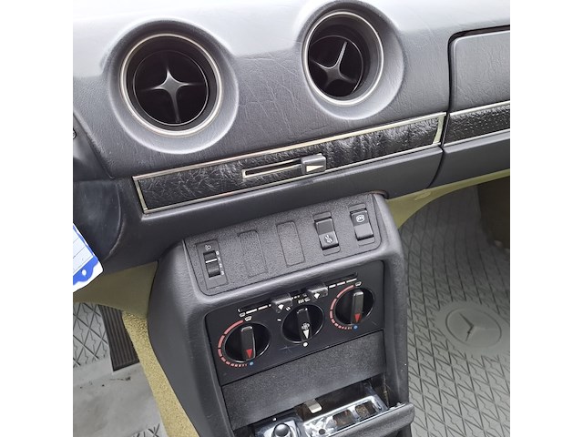 Personenauto mercedes-benz, 200 d, geel, bouwjaar 1980 - afbeelding 20 van  40