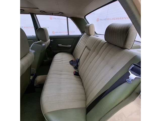 Personenauto mercedes-benz, 200 d, geel, bouwjaar 1980 - afbeelding 25 van  40