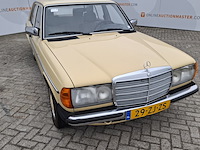 Personenauto mercedes-benz, 200 d, geel, bouwjaar 1980 - afbeelding 23 van  40