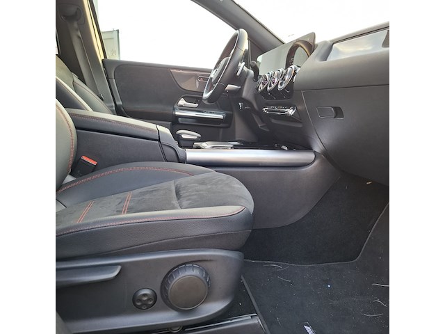 Personenauto, mercedes-benz, b-klasse, 200 business solution amg - afbeelding 36 van  52