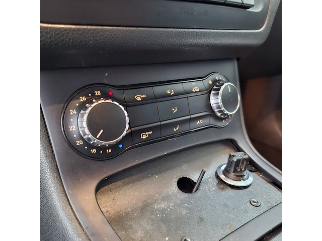 Personenauto, mercedes-benz, b-klasse 220d - afbeelding 39 van  63
