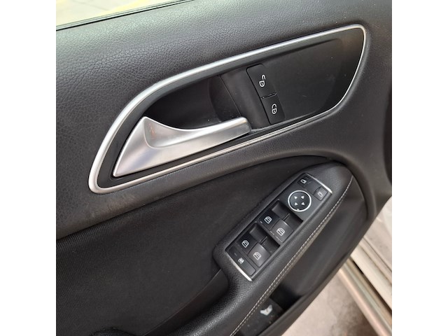 Personenauto, mercedes-benz, b-klasse 220d - afbeelding 28 van  72