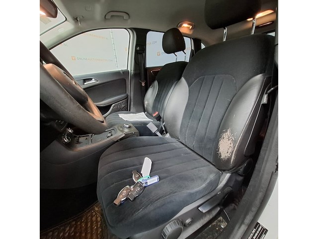 Personenauto, mercedes-benz, b-klasse 220d - afbeelding 31 van  72