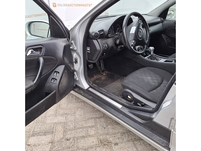 Personenauto mercedes-benz, c-klasse 180k, grijs, bouwjaar 2006 - afbeelding 16 van  42