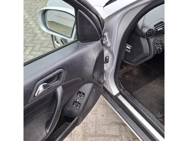 Personenauto mercedes-benz, c-klasse 180k, grijs, bouwjaar 2006 - afbeelding 17 van  42