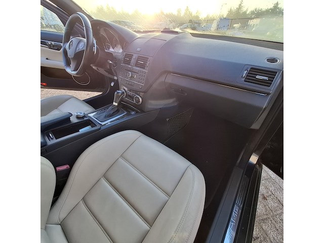 Personenauto, mercedes-benz, c-klasse, amg 63, 2010 - afbeelding 32 van  46