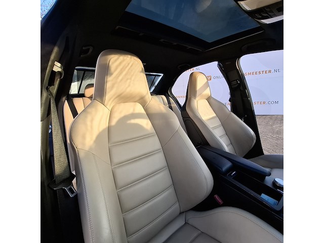 Personenauto, mercedes-benz, c-klasse, amg 63, 2010 - afbeelding 33 van  46