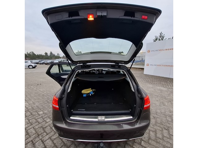 Personenauto mercedes-benz, c-klassse 350e, beige, bouwjaar 2015 - afbeelding 31 van  50