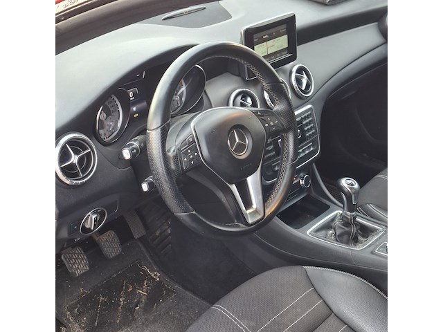 Personenauto mercedes-benz, cla-klasse 180, rood, bouwjaar 2013 - afbeelding 6 van  50