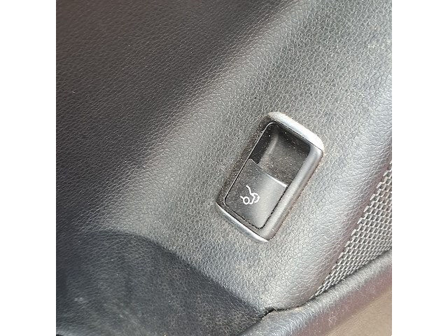 Personenauto mercedes-benz, cla-klasse 180, rood, bouwjaar 2013 - afbeelding 8 van  50