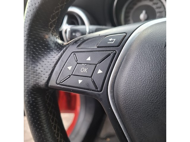 Personenauto mercedes-benz, cla-klasse 180, rood, bouwjaar 2013 - afbeelding 13 van  50