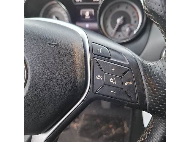 Personenauto mercedes-benz, cla-klasse 180, rood, bouwjaar 2013 - afbeelding 14 van  50