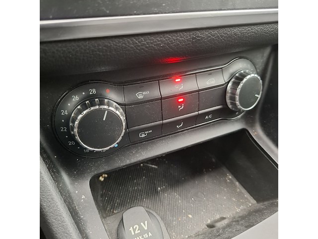 Personenauto mercedes-benz, cla-klasse 180, rood, bouwjaar 2013 - afbeelding 20 van  50