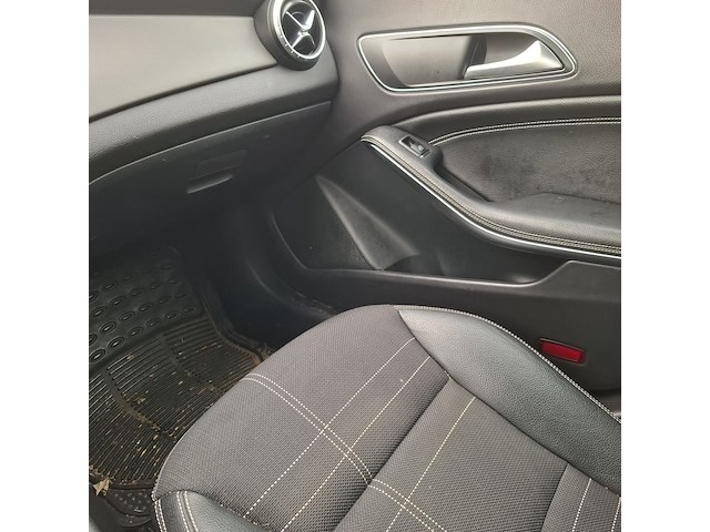 Personenauto mercedes-benz, cla-klasse 180, rood, bouwjaar 2013 - afbeelding 21 van  50