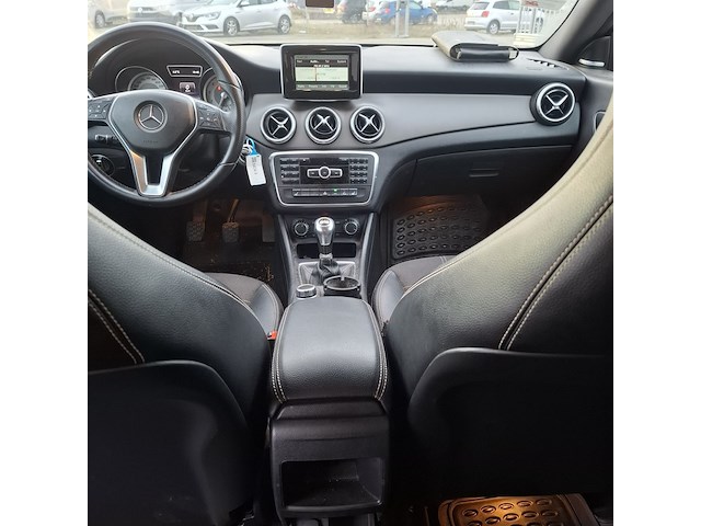 Personenauto mercedes-benz, cla-klasse 180, rood, bouwjaar 2013 - afbeelding 26 van  50