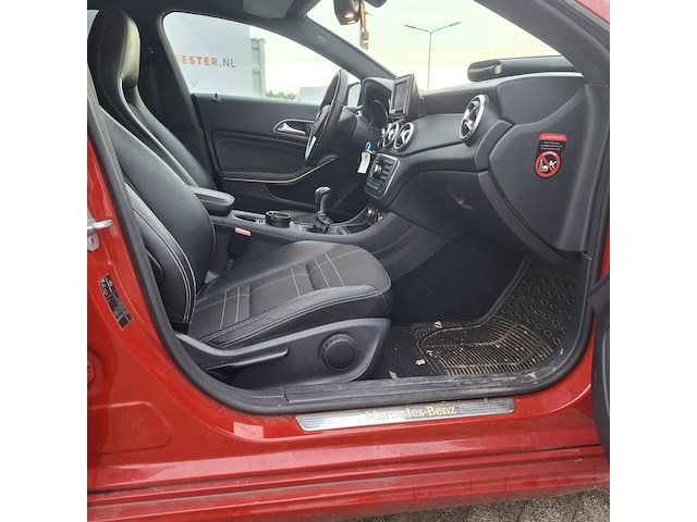 Personenauto mercedes-benz, cla-klasse 180, rood, bouwjaar 2013 - afbeelding 31 van  50