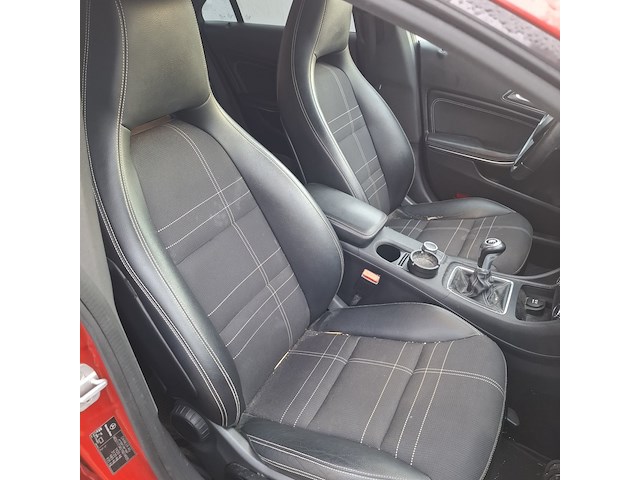 Personenauto mercedes-benz, cla-klasse 180, rood, bouwjaar 2013 - afbeelding 32 van  50