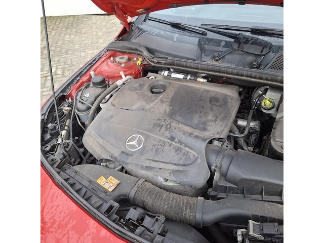 Personenauto mercedes-benz, cla-klasse 180, rood, bouwjaar 2013 - afbeelding 36 van  50