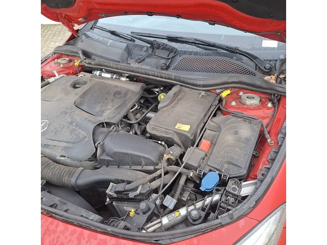 Personenauto mercedes-benz, cla-klasse 180, rood, bouwjaar 2013 - afbeelding 37 van  50