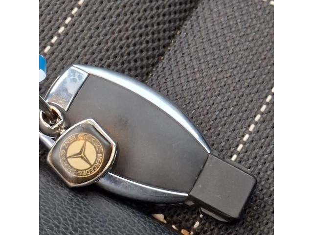 Personenauto mercedes-benz, cla-klasse 180, rood, bouwjaar 2013 - afbeelding 46 van  50