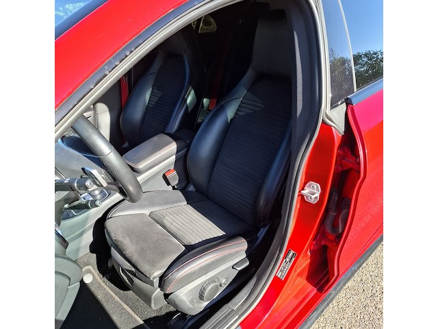 Personenauto, mercedes-benz, cla-klasse, amg 45 4matic, rood, 2015 - afbeelding 10 van  84