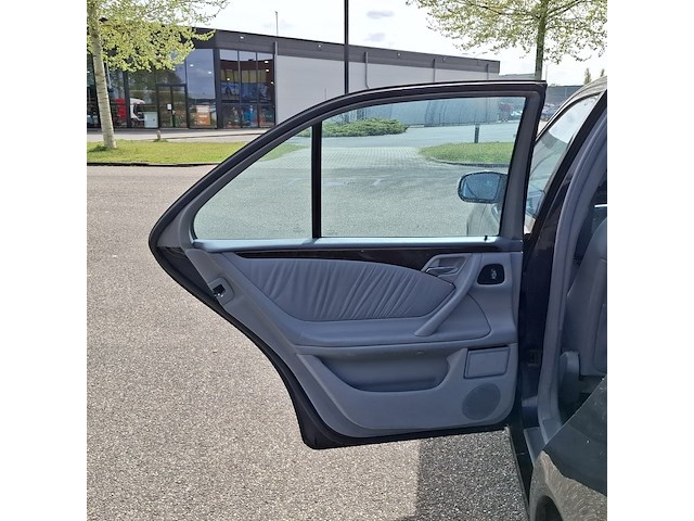 Personenauto, mercedes-benz, e-klasse, 280 avantgarde 4-matic, 2000 - afbeelding 48 van  75