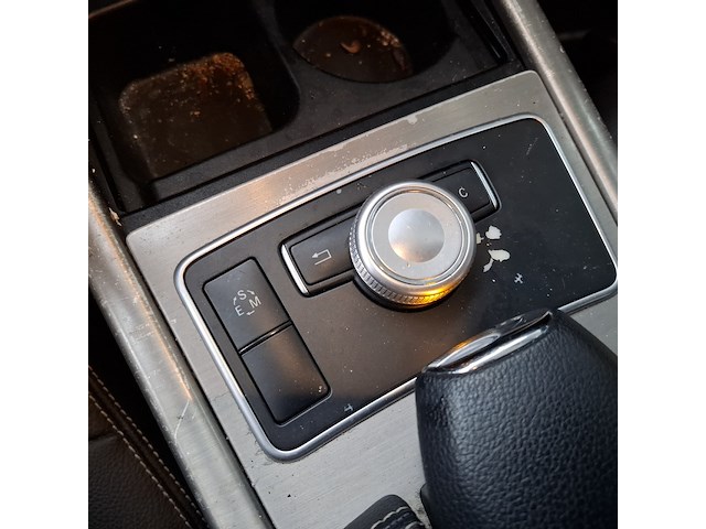 Personenauto, mercedes benz, e350 - afbeelding 24 van  57