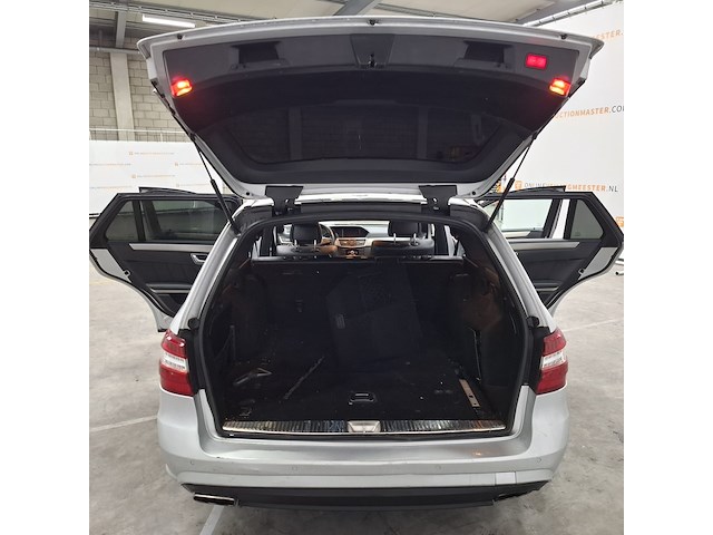 Personenauto, mercedes benz, e350 - afbeelding 28 van  57