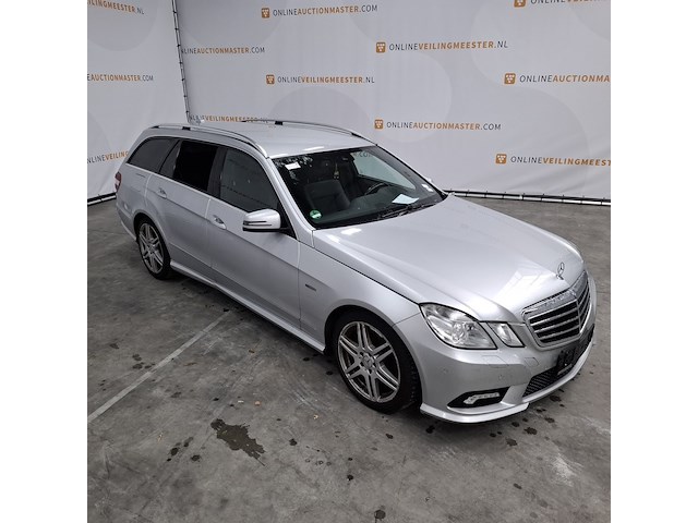 Personenauto, mercedes benz, e350 - afbeelding 23 van  57