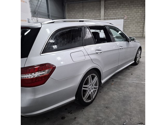 Personenauto, mercedes benz, e350 - afbeelding 45 van  57