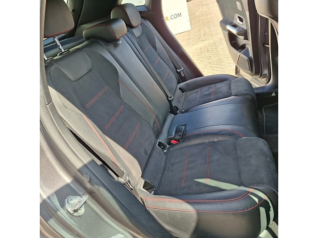 Personenauto, mercedes benz, gla 200 d - afbeelding 28 van  46