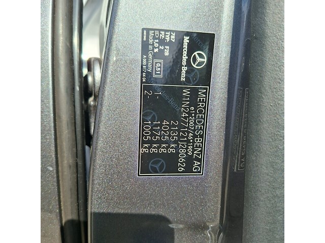 Personenauto, mercedes benz, gla 200 d - afbeelding 32 van  46