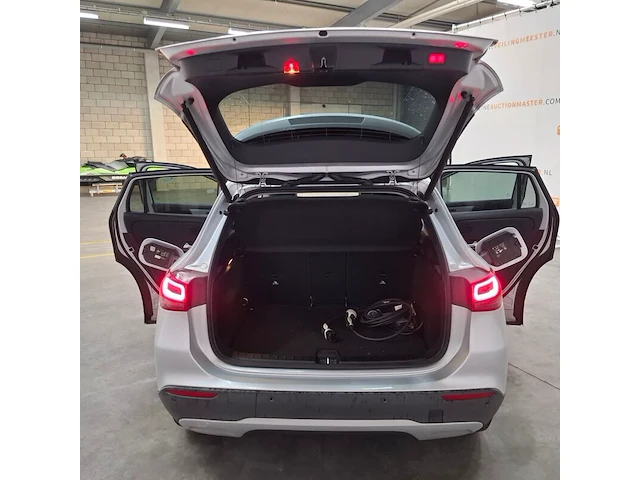 Personenauto, mercedes-benz, gla-klasse, 250 e amg line, 2021 - afbeelding 41 van  76