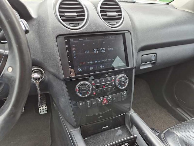 Personenauto, mercedes-benz, m-klasse, amg 63, zwart, 38922 - afbeelding 7 van  15