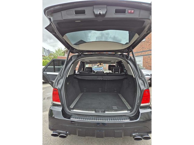 Personenauto, mercedes-benz, m-klasse, amg 63, zwart, 38922 - afbeelding 13 van  15