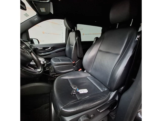 Personenauto, mercedes-benz, v250d, 2018 - afbeelding 43 van  82