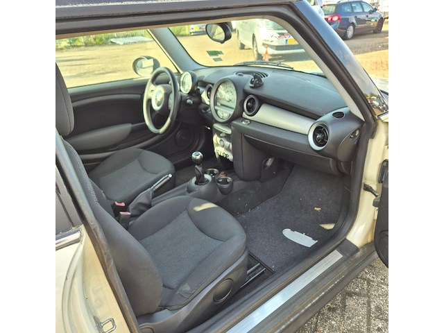Personenauto, mini, 3-deurs, 1.4 one, 2009 - afbeelding 4 van  13