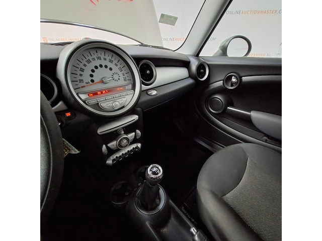 Personenauto, mini, 3-deurs, 1.4 one salt, 2010 - afbeelding 32 van  59